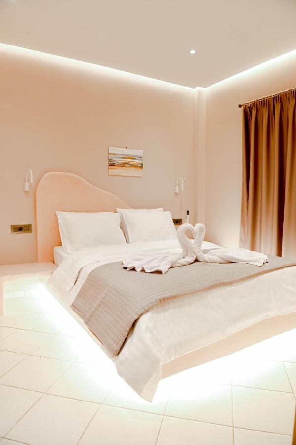 The Rock Luxury Homes Mesaria Dış mekan fotoğraf